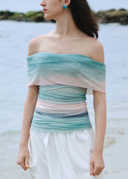 Well Tailored Top with a Graceful Silhouette