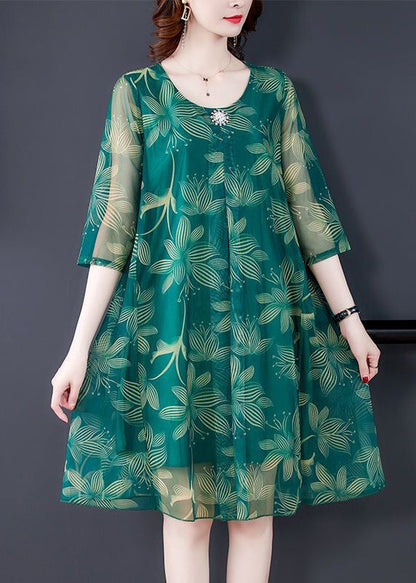 Well Tailored Dress with a Graceful Silhouette