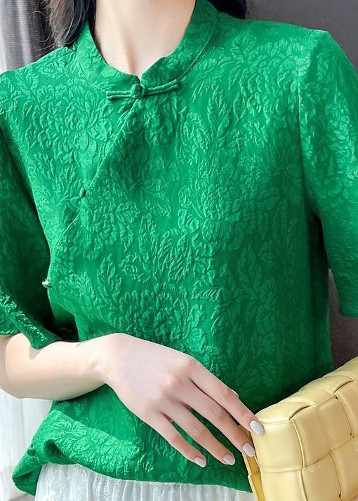 Sophisticated Blouse with a Clean Classic Look