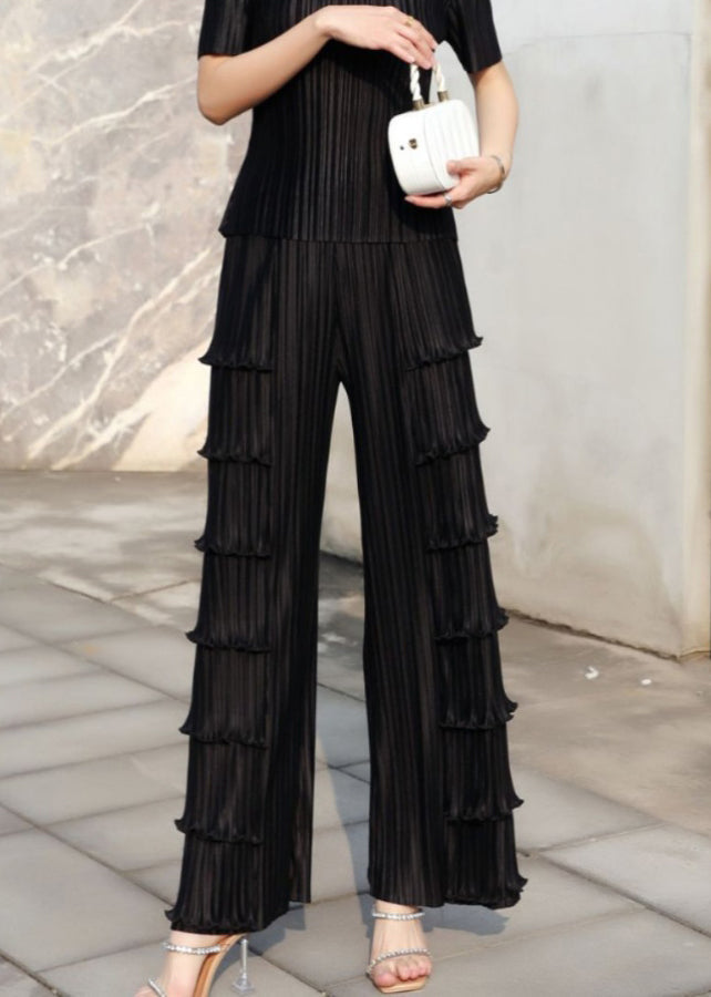 Effortlessly Elegant Pants with a Timeless Design