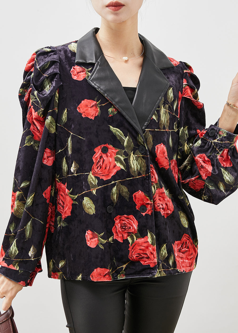 Effortlessly Elegant Coat with a Timeless Design