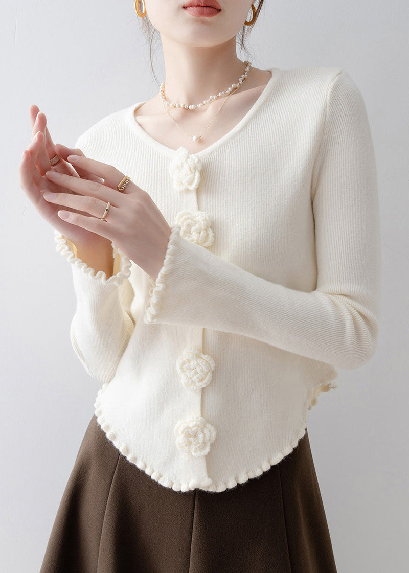 Effortlessly Elegant Sweater with a Timeless Design