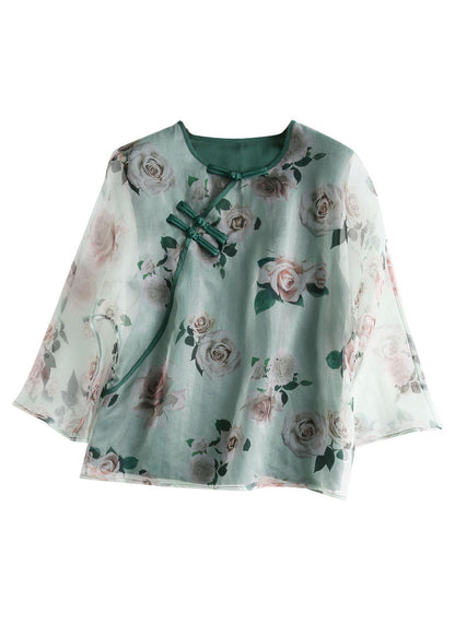 Classic Vintage Shirt with a Flattering Fit