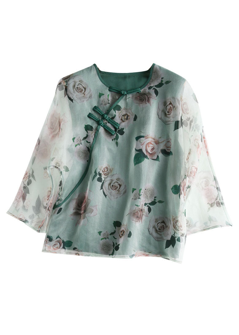 Classic Vintage Shirt with a Flattering Fit
