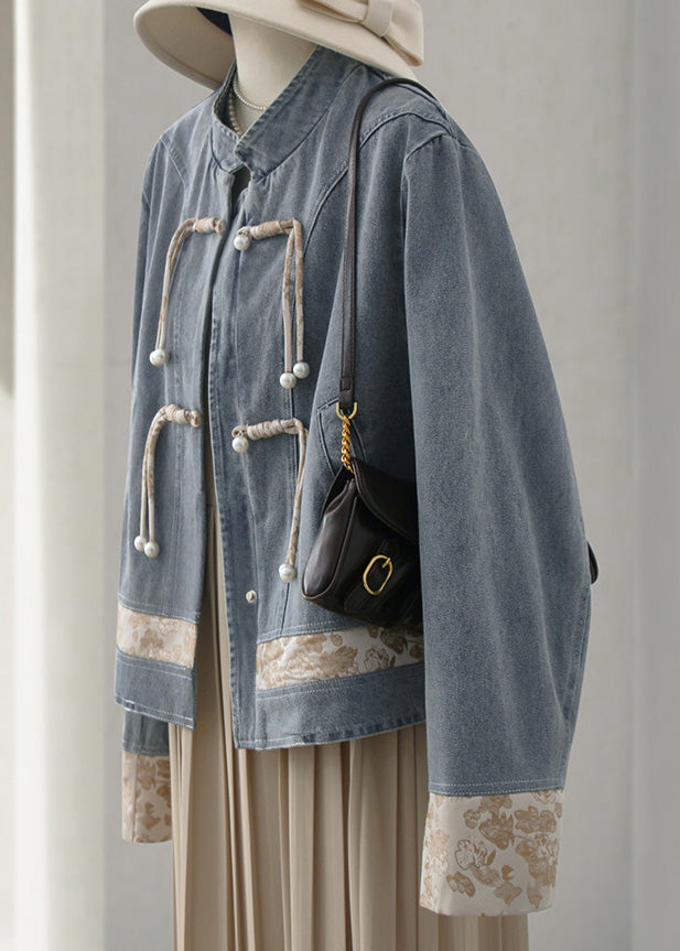 Gracefully Styled Coat for Any Occasion