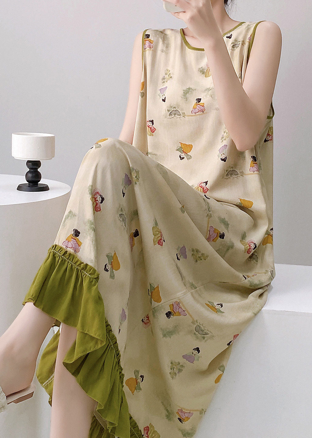Effortlessly Elegant Dress with a Timeless Design