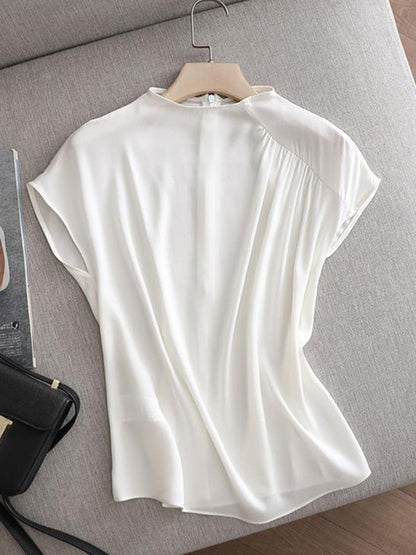 Well Tailored Top with a Graceful Silhouette