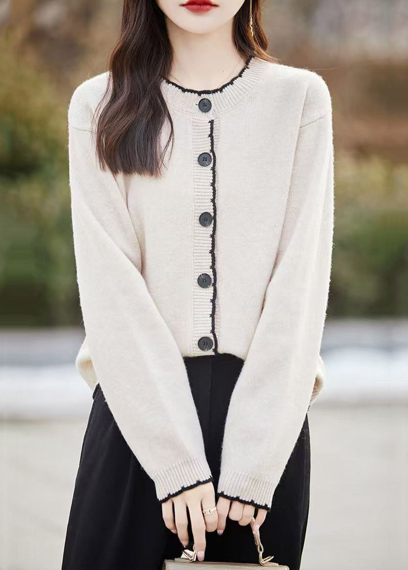 Elegantly Styled Cardigan for Everyday Wear