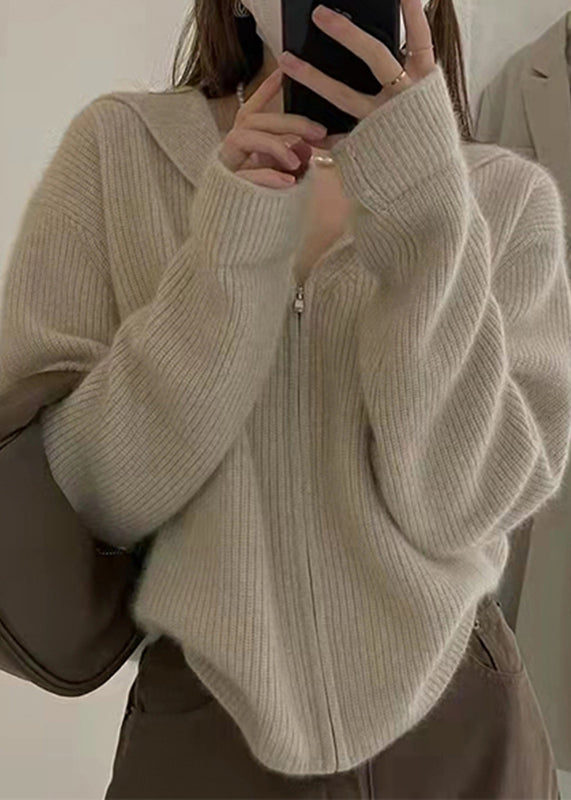 Effortlessly Elegant Sweater with a Timeless Design