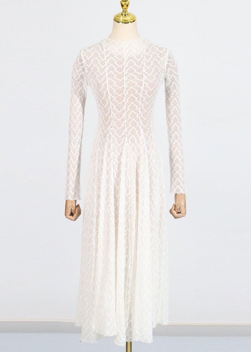Beautifully Finished Dress in a Timeless Design