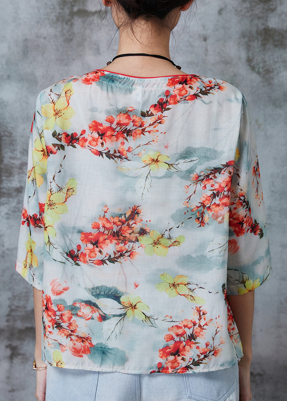 Classic Vintage Shirt with a Flattering Fit
