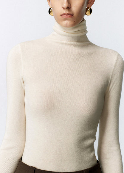 Beautifully Crafted Sweater in a Classic Style
