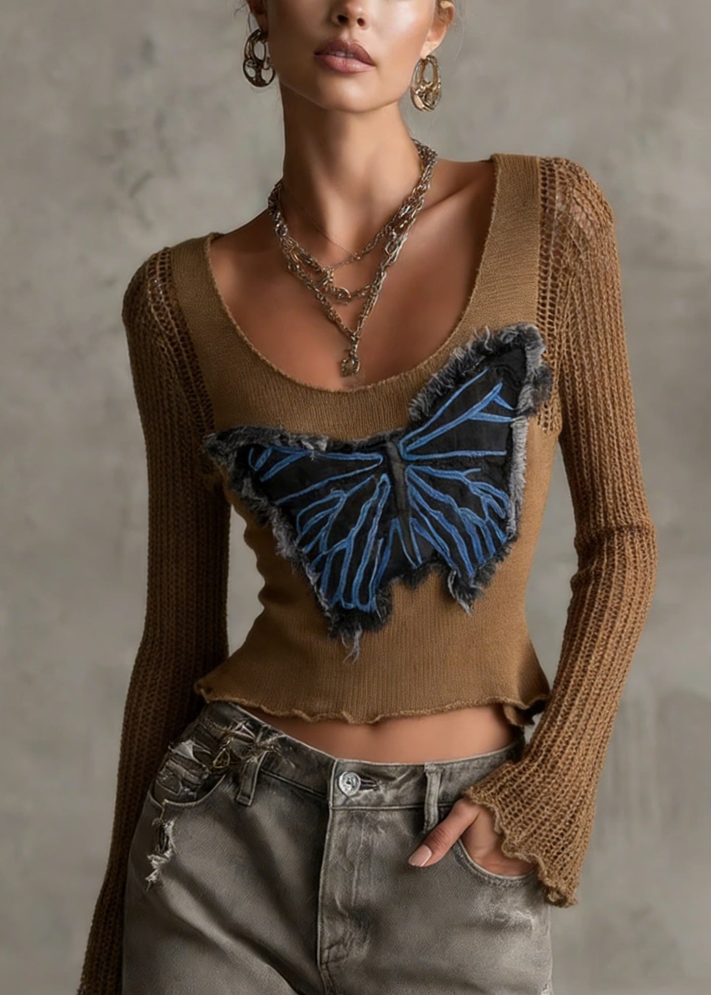 Well Tailored Top with a Graceful Silhouette
