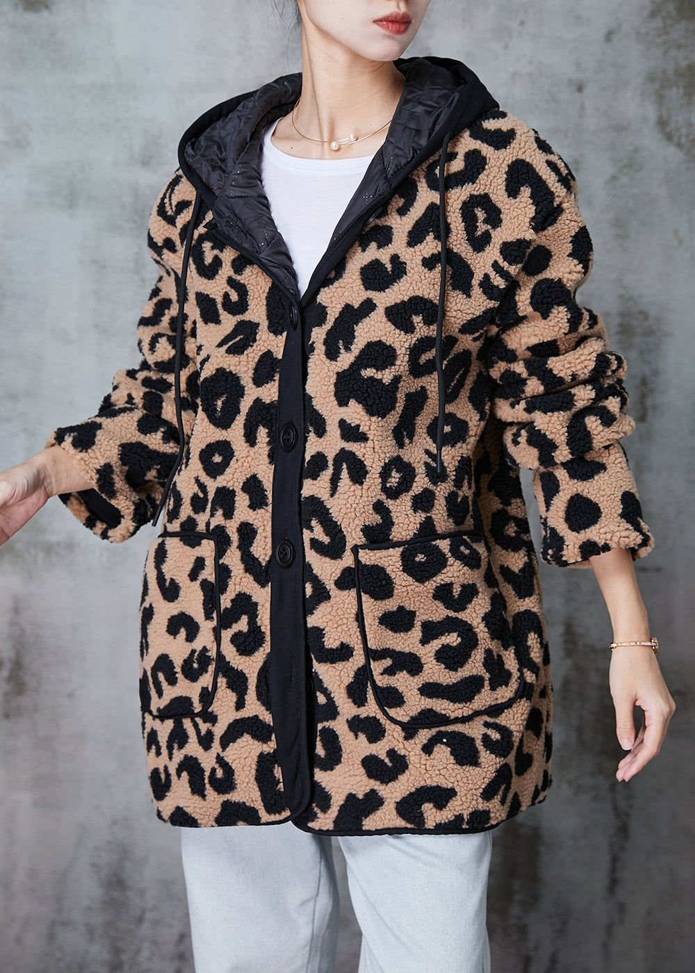 Effortlessly Elegant Coat with a Timeless Design