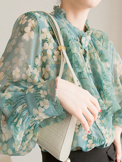 Classic Vintage Blouse with a Flattering Fit