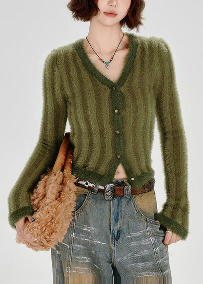 Beautifully Crafted Cardigan in a Classic Style