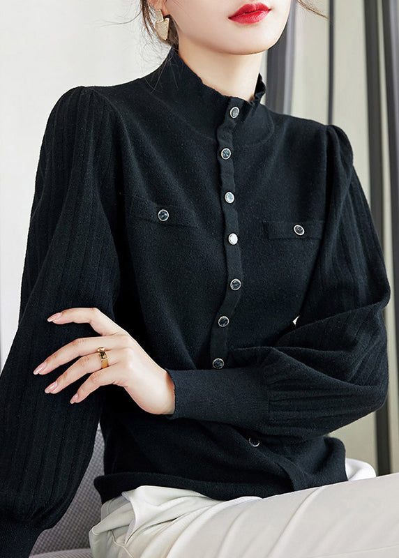 Effortlessly Elegant Top with a Timeless Design
