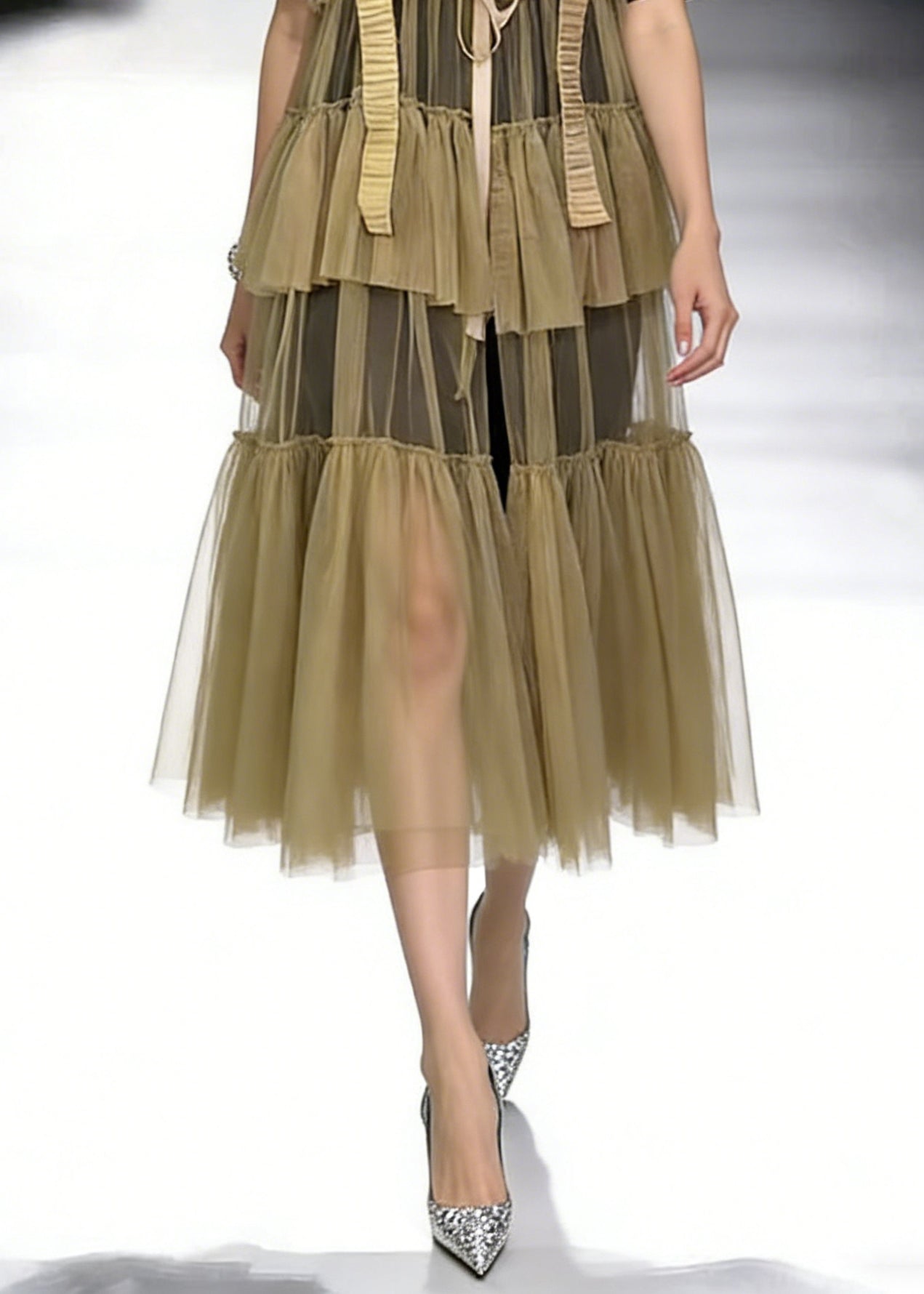 Well Tailored Dress with a Graceful Silhouette