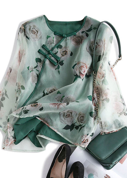 Classic Vintage Shirt with a Flattering Fit