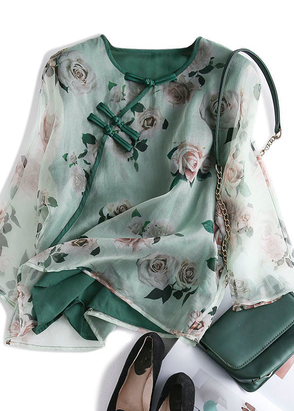 Classic Vintage Shirt with a Flattering Fit