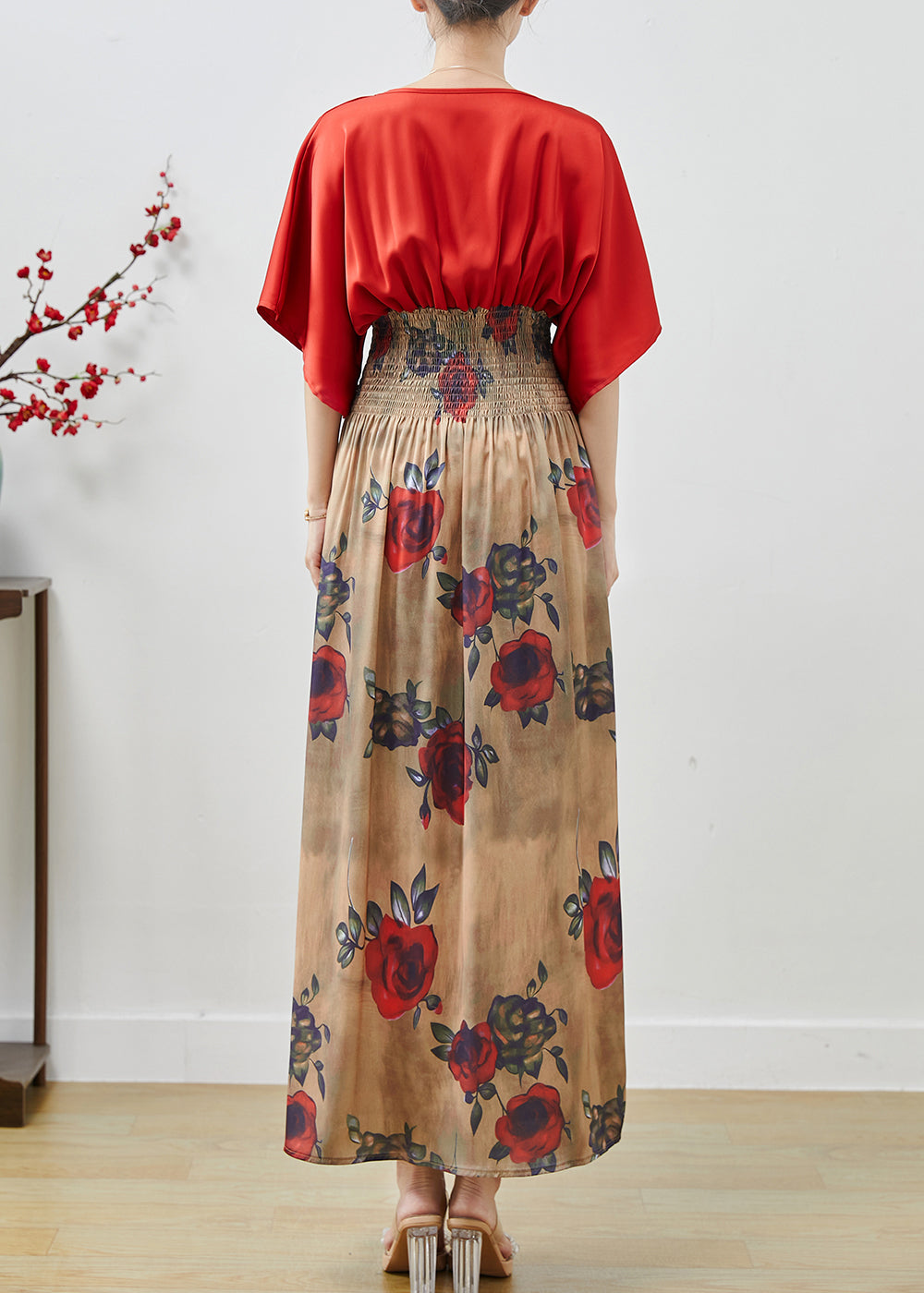 Classic Vintage Dress with a Flattering Fit