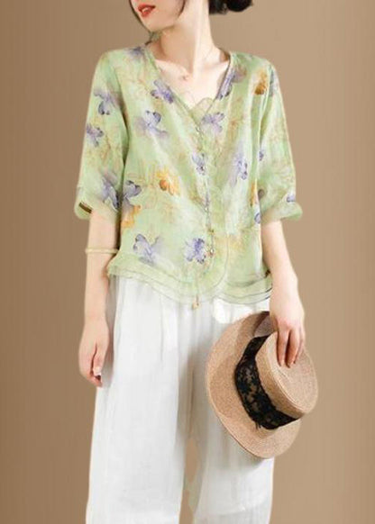 Classic Vintage Shirt with a Flattering Fit