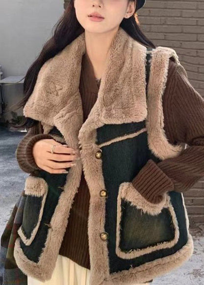 Well Tailored Coat with a Graceful Silhouette