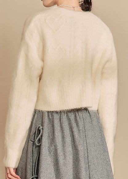 Effortlessly Elegant Cardigan with a Timeless Design