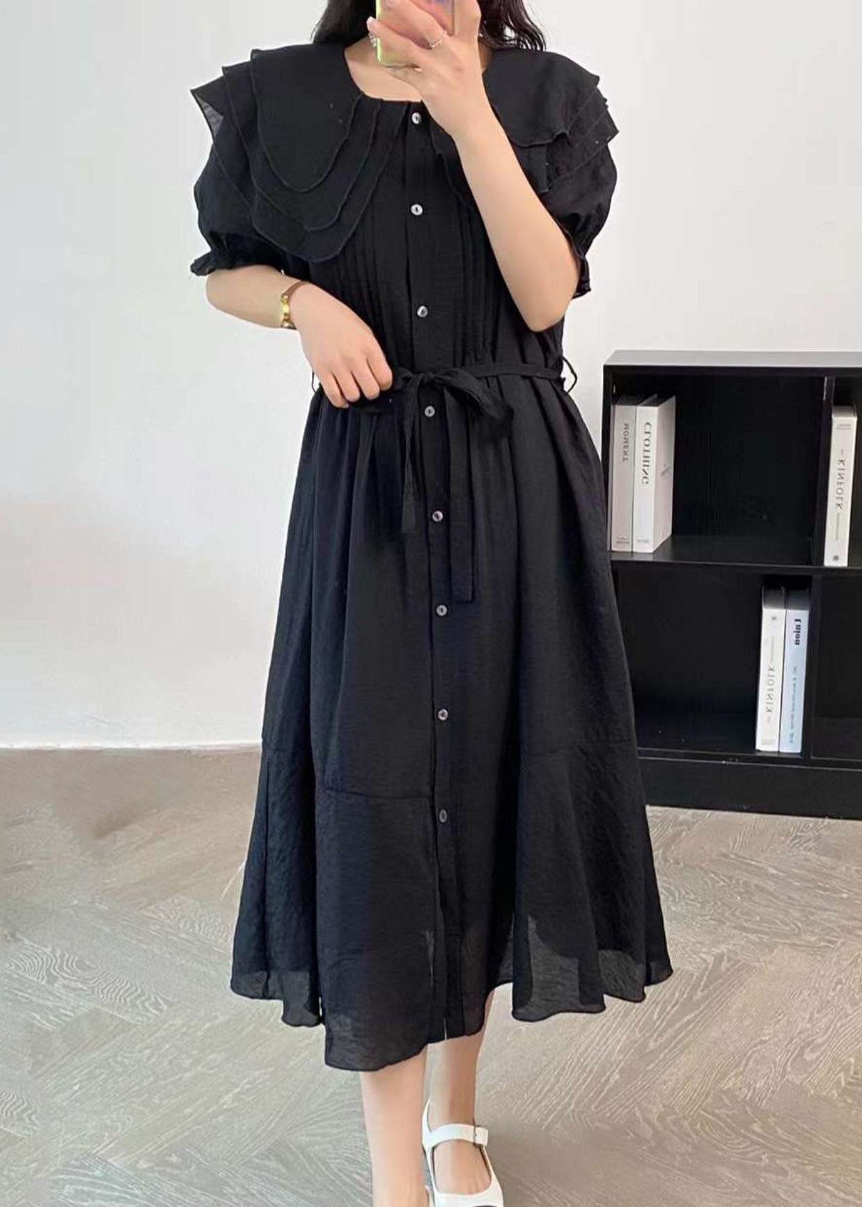 Beautifully Finished Dress in a Timeless Design