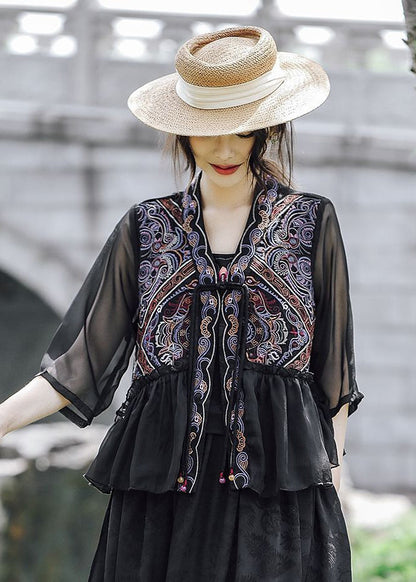 Classic Vintage Blouse with a Flattering Fit