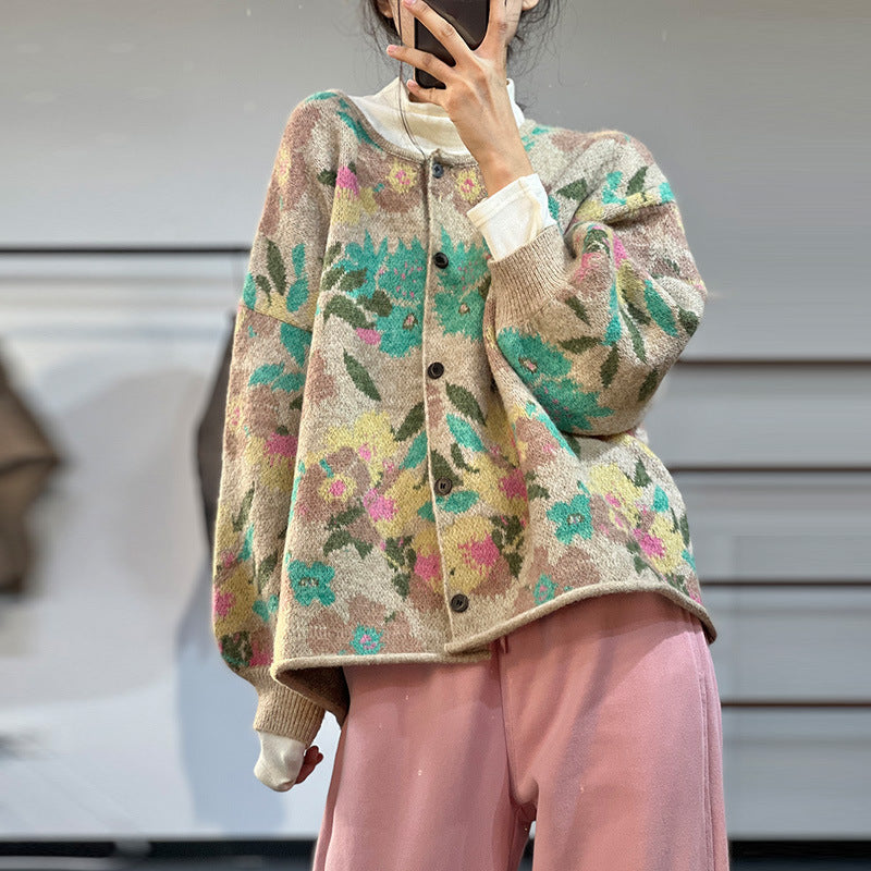 Classic Vintage Sweater with a Flattering Fit