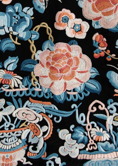 Effortlessly Elegant Shirt with a Timeless Design