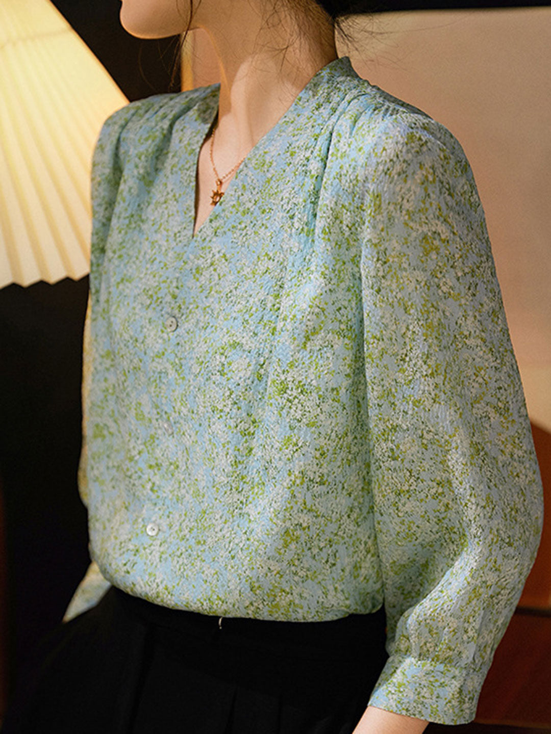 Well Tailored Shirt with a Graceful Silhouette