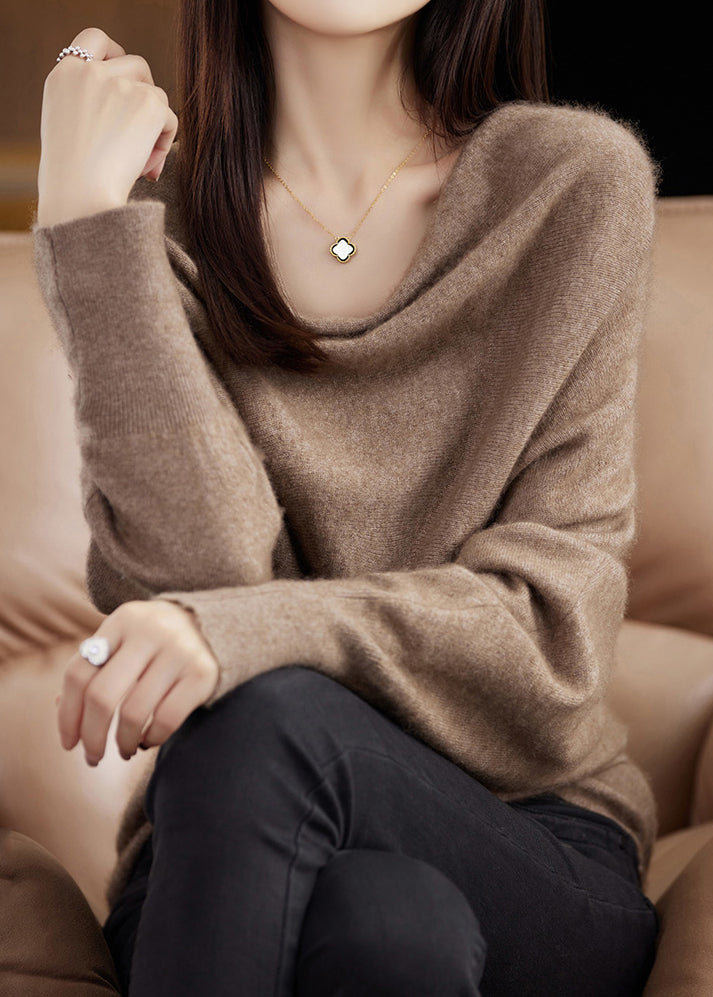 Effortlessly Elegant Sweater with a Timeless Design