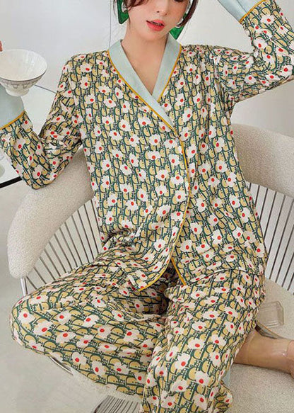 Casually Elegant Garment with a Refined Edge