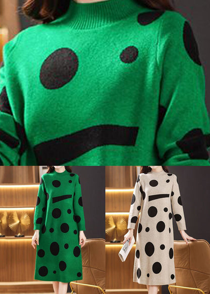 Well Tailored Sweater with a Graceful Silhouette