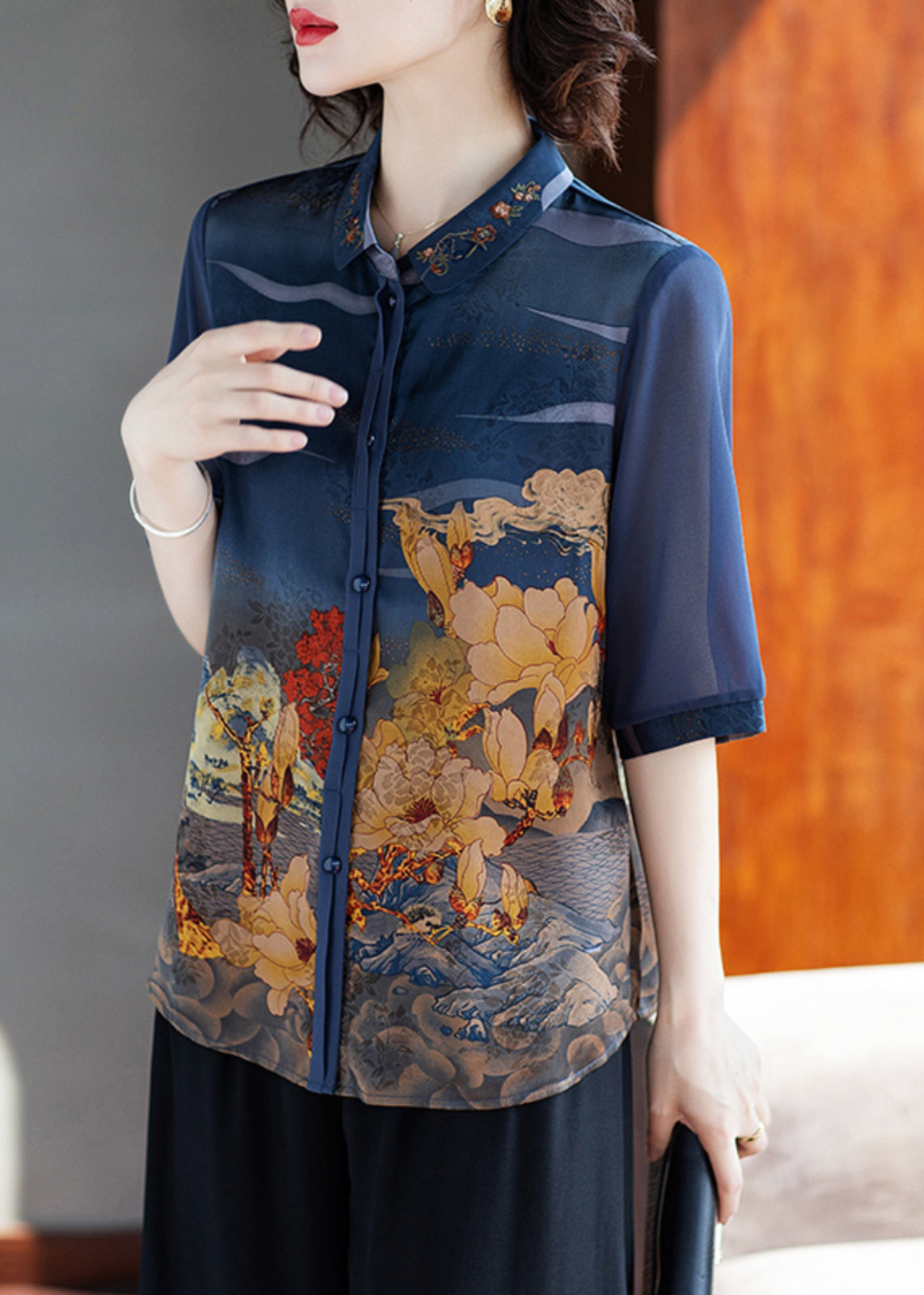 Well Tailored Shirt with a Graceful Silhouette