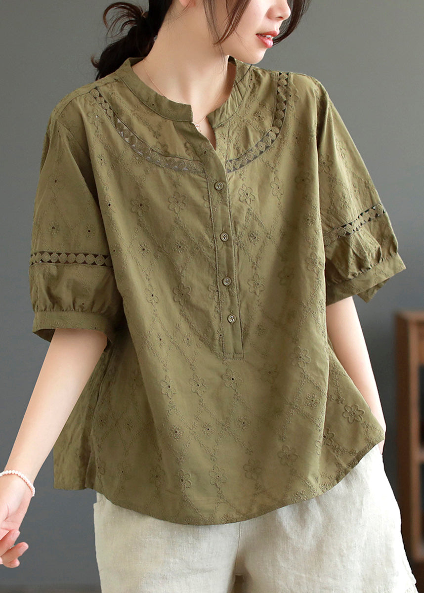 Classic Vintage Shirt with a Flattering Fit