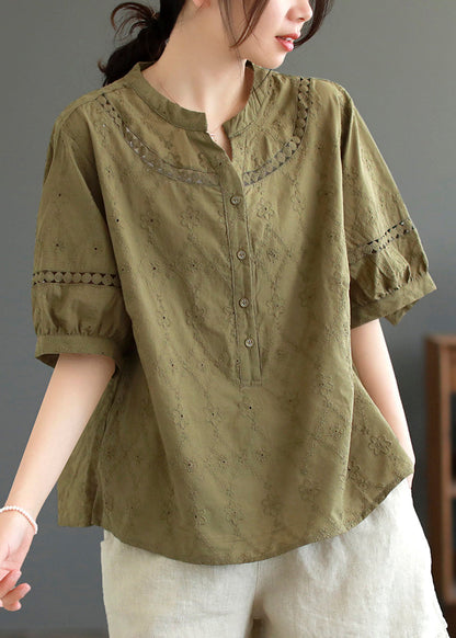 Classic Vintage Shirt with a Flattering Fit