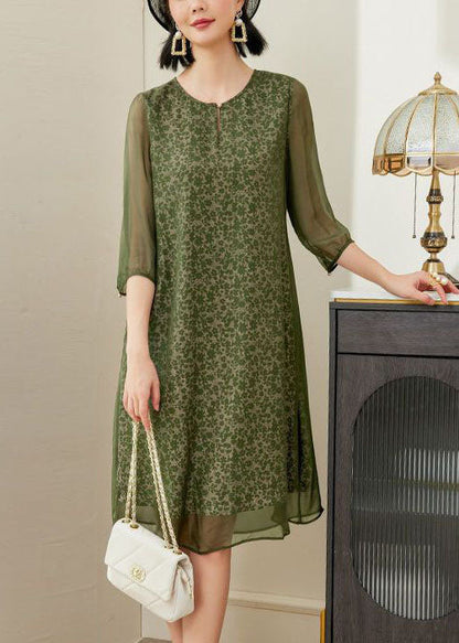 Well Tailored Dress with a Graceful Silhouette
