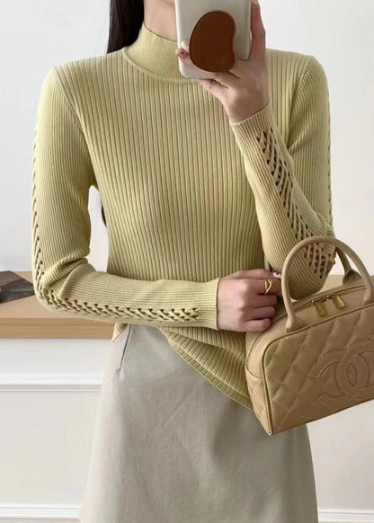 Well Tailored Sweater with a Graceful Silhouette