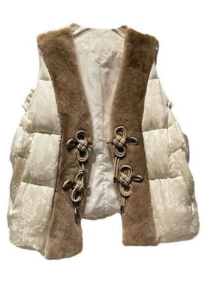 Well Tailored Coat with a Graceful Silhouette