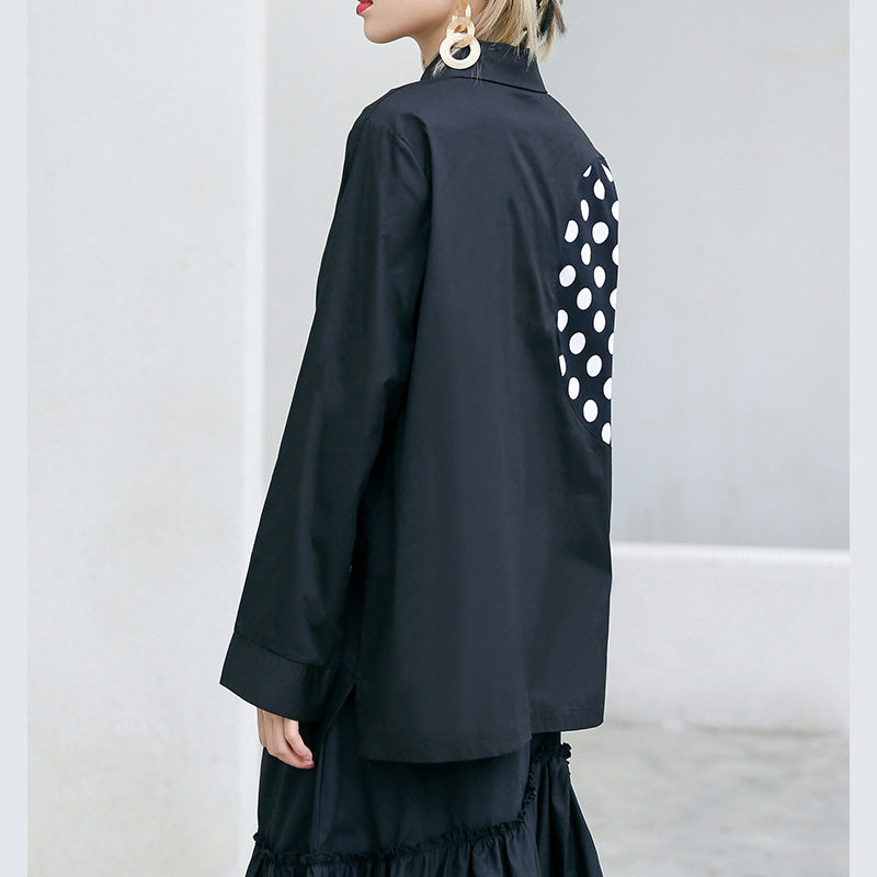 Classic Vintage Blouse with a Flattering Fit