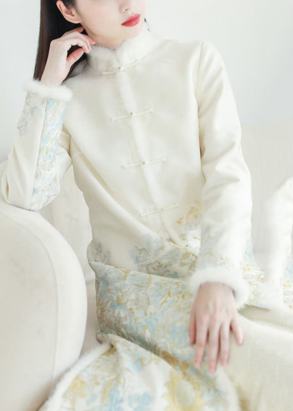 Beautifully Finished Coat in a Timeless Design