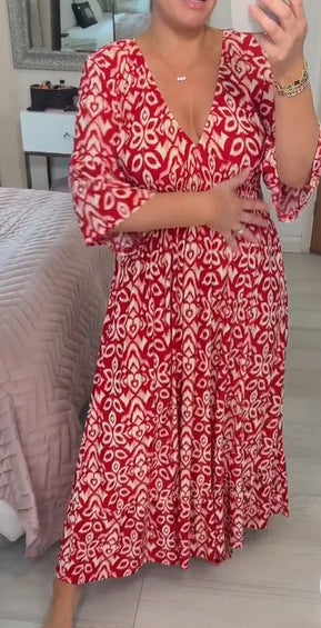 Beautifully Finished Dress in a Timeless Design