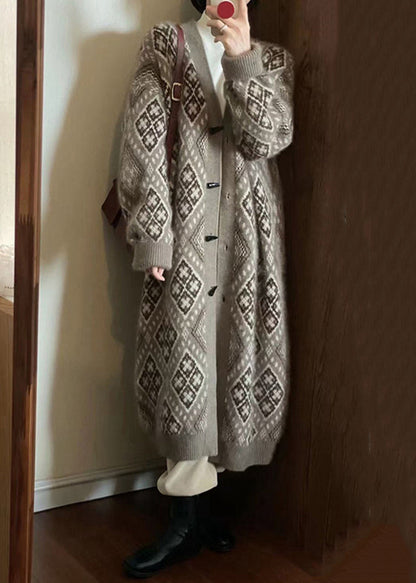 Classic Vintage Cardigan with a Flattering Fit