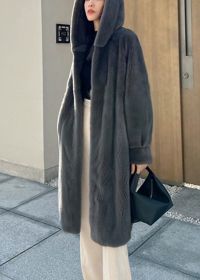 Effortlessly Elegant Coat with a Timeless Design