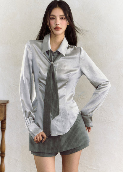 Classic Vintage Shirt with a Flattering Fit