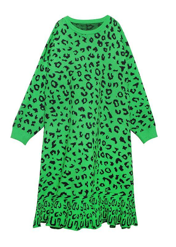 Well Tailored Sweater with a Graceful Silhouette