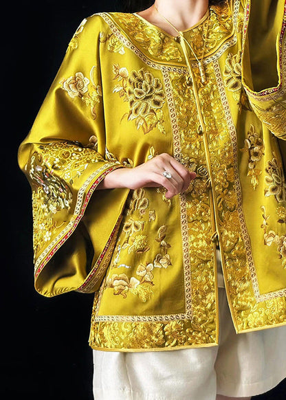 Elegantly Styled Coat for Everyday Wear